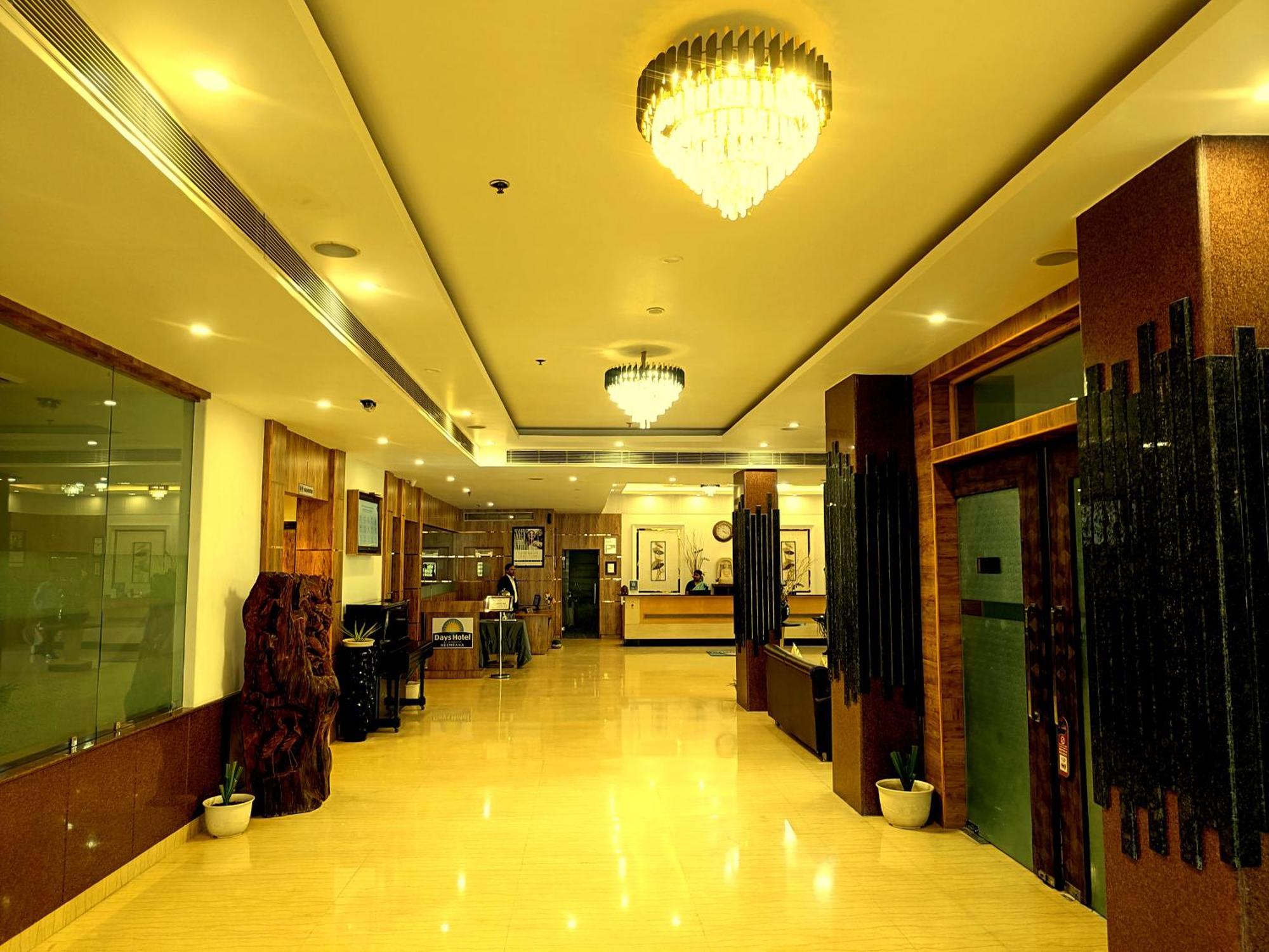 Days Hotel Neemrana Buitenkant foto