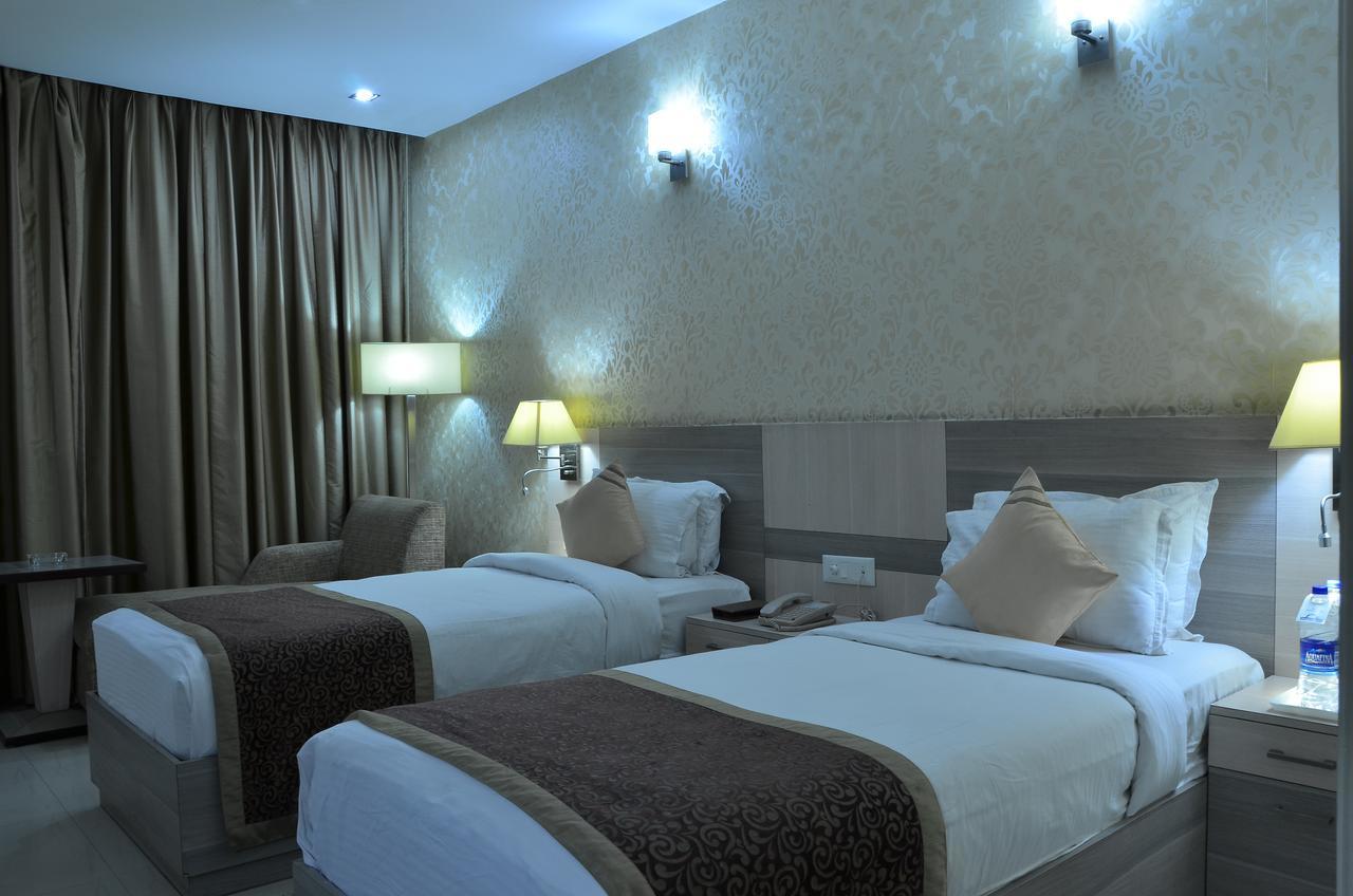 Days Hotel Neemrana Buitenkant foto