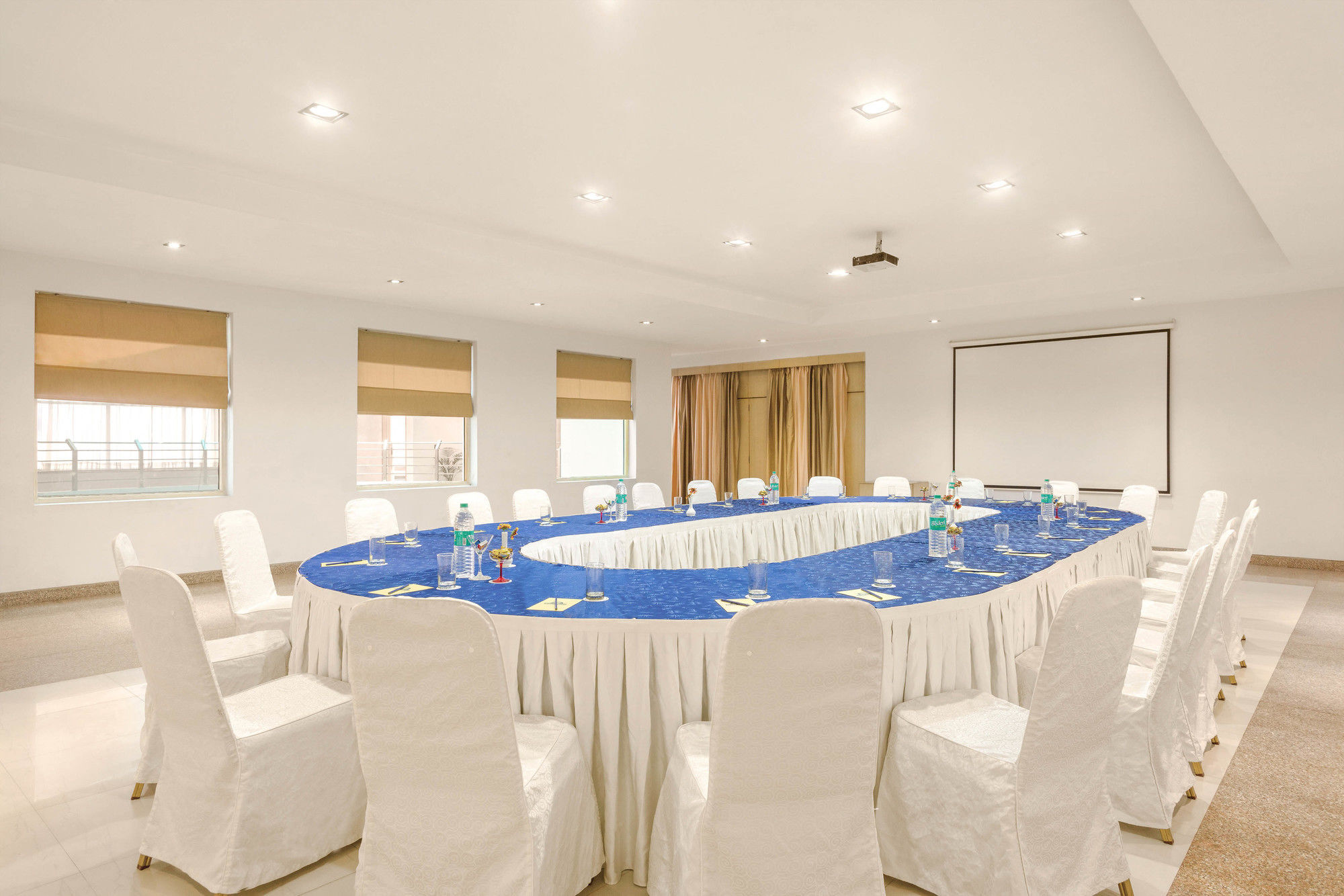 Days Hotel Neemrana Buitenkant foto